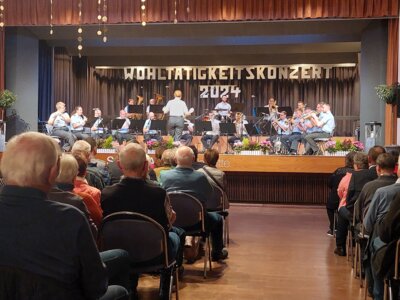 Ein musikalischer Genuss - Heeresmusikkorps Kassel (Bild vergrößern)