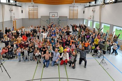 Schule an der Ruhraue feiert 100. Geburtstag (Bild vergrößern)