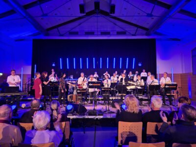 Foto zur Meldung: School‘s out – It’s Bigband Time: Gemeinsames Konzert der NDR-Big Band mit den Big Bands unserer Musikschule