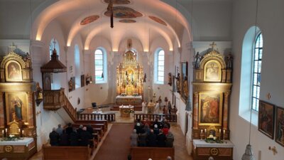 Foto zur Meldung: Christkönigssonntag am 24.11.2024 in St. Georg Prackenbach feierlich begangen