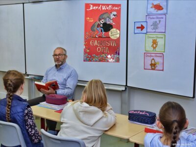 Seminar-Oberschule: OB als Vorleser (Bild vergrößern)