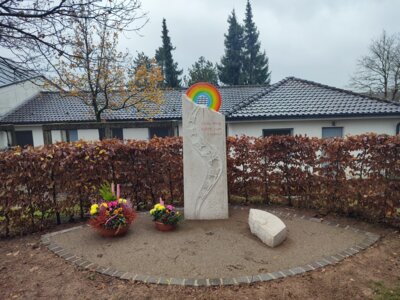 Foto zur Meldung: Gedenkstein für unsere Sternenkinder in der Gemeinde Flieden