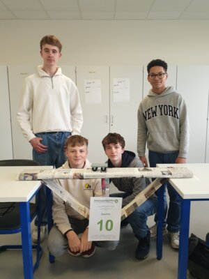 Meldung: Schüler*innen der Anne-Frank-Realschule belegen Top-Platzierungen beim Brückenbauwettbewerb