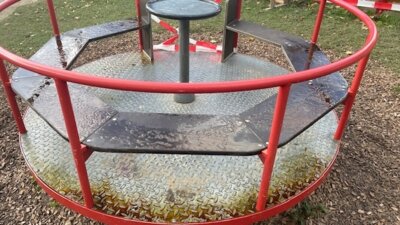 Zeugenaufruf: Sachbeschädigung am Kindergartenspielplatz Börwang