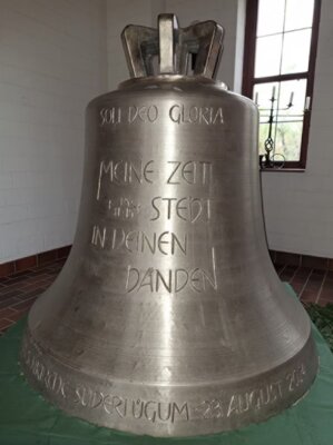 Marienkirche in Süderlügum bekommt eine neue Bronzeglocke (Bild vergrößern)