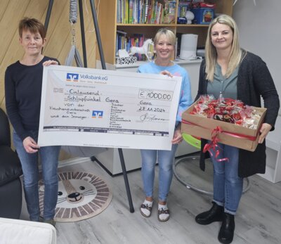 Innungen der Kreishandwerkerschaft Gera spenden 1000,00 Euro an den Schlupfwinkel Gera e.V. (Bild vergrößern)