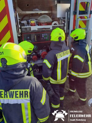 Foto zur Meldung: Maschinistenausbildung bei der Freiwilligen Feuerwehr Stadt Perleberg