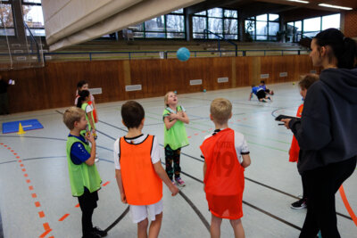 Handball-Aktionstag für die 2. und 3. Klassen (Bild vergrößern)