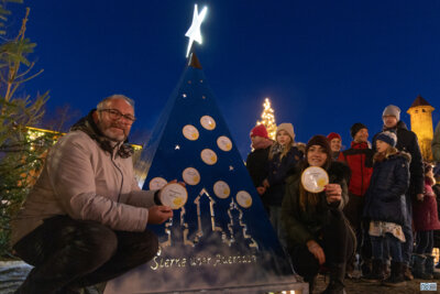 "Sterne über Auerbach" - leuchten auch in dieser Weihnachtszeit. (Bild vergrößern)