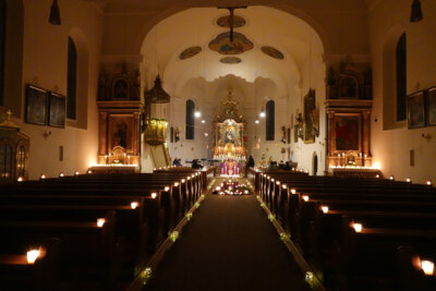 Foto zur Meldung: Taizègebet mit „Nacht der Lichter“ in der Pfarrkirche St. Georg in Prackenbach am Freitag, 29.11.2024