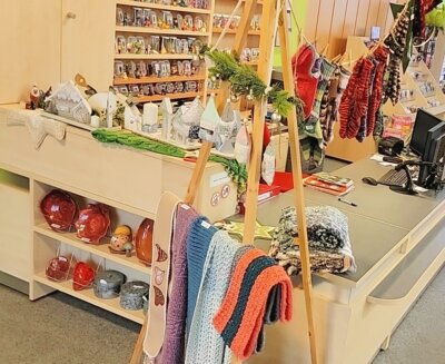 Kleiner Adventsmarkt in der Bibliothek Zielitz (Bild vergrößern)