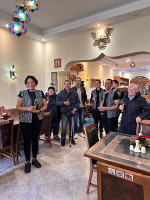 Gratulation zur Neueröffnung des persischen Restaurants „Shah Neshin" (Bild vergrößern)