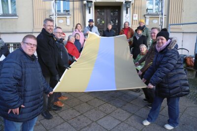 Ein Ort für alle - Stadt Falkensee hisste am 3. Dezember erstmalig Flagge zum „Internationalen Tag der Menschen mit Behinderung