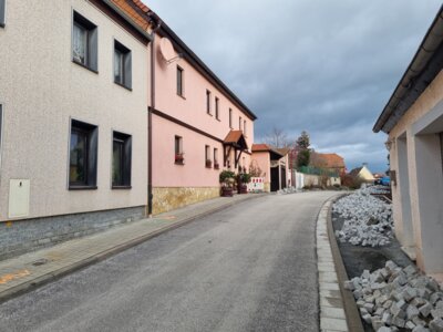 Kurz vor der Fertigstellung Birkengasse in Mattstedt (Bild vergrößern)