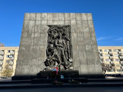Foto zur Meldung: Der Kniefall von Warschau vor 54 Jahren – Landrat Dr. Theophil Gallo: „Es geht heute nicht mehr um die Schuldfrage“