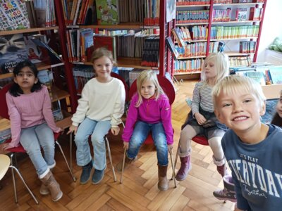 Besuch der Bücherei Lutten Klasse 1b