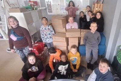 Meldung: Paketaktion Kinder helfen Kindern