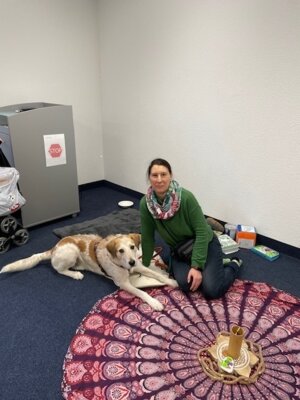 Frau mit Hund