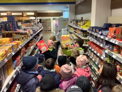 Besuch im Supermarkt (Bild vergr&ouml;&szlig;ern)