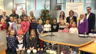 Meldung: Wunschbaumaktion gemeinsam mit SI Landshut (Soroptimist International) und der Sparkasse in Altdorf
