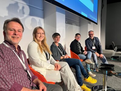 Podiumsdiskussion: K. Kreutzfeldt, S. Tebrügge, J. Orth, A. Pommer, Dr. U. Kastner (Bild vergr&ouml;&szlig;ern)