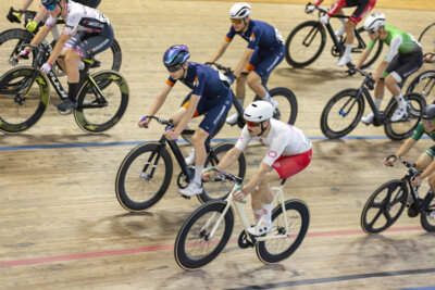 Rennsporttraining auf der Radrennbahn Augsburg (Bild vergrößern)