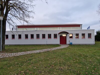Neues Vorbaudach an unserer Sporthalle