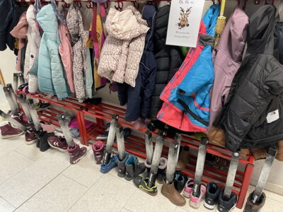 Nikolaus in der Grundschule Kieselbronn (Bild vergrößern)