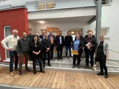 Besuch im smarten Pflegezimmer: zukunftsweisende Technologien für eine innovative Pflege
