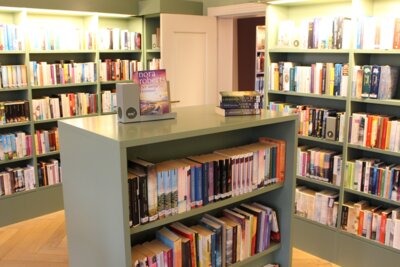 Öffnungszeiten von Bibliothek und Touristinformation