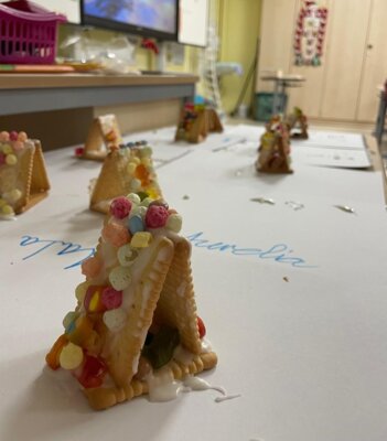Meldung: Weihnachtszauber im Schulhaus