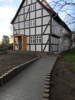 Denkmalgerechte Rekonstruktion / Wiedererrichtung des Fachwerkanbaus Nord – Gottfried-August-Bürger-Museum Molmerswende (Bild vergrößern)
