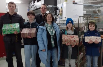Meldung: SSG überrascht Tafel mit weihnachtlichen Spendenpaketen