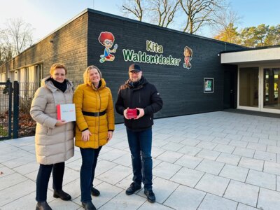 Wittenberges stellvertretende Bürgermeisterin Constanze Stehr mit Kita-Leiterin Manja Heike und Dennis Kathke, stellv. Bauamtsleiter (von links)  I Foto: Martin Ferch (Bild vergr&ouml;&szlig;ern)