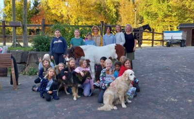 Glückliche Kindergesichter beim Pferdeerlebnis-Tag (Bild vergr&ouml;&szlig;ern)