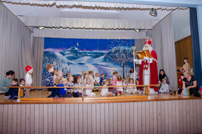 Weihnachtsfeier der Kleinkinder beim Turnverein Zell begeistert Eltern und Kinder