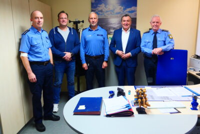 Foto zur Meldung: Dank an die Polizeikräfte im Saarpfalz-Kreis – Landrat Dr. Theophil Gallo besuchte die Polizeiinspektionen Homburg und St. Ingbert