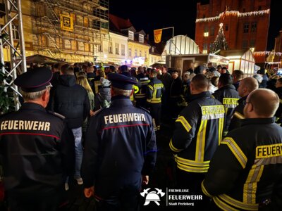 Foto zur Meldung: Gedenkminute für die Verstorbenen und Opfer des Anschlags von Magdeburg