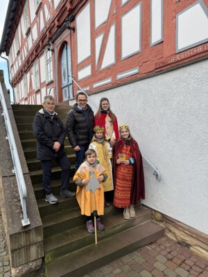 Sternsinger im Rathaus zu Gast (Bild vergr&ouml;&szlig;ern)