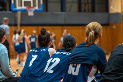 1. Damen: Rostock nahe an der Niederlage (Bild vergrößern)