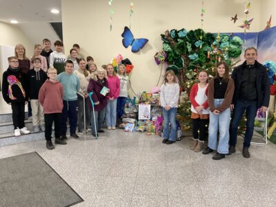 Weihnachtsfreude für das Tierheim Rathenow:   Klasse 6b der Otto-Seeger-Grundschule sammelt Spenden für das Tierheim Rathenow