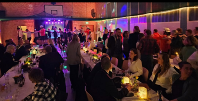 Volles Haus beim Feuerwehrfest (Bild vergrößern)