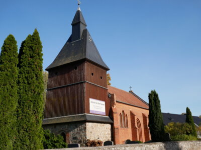 Foto: Rolandstadt Perleberg/Renè Hill | Die Feldsteinkirche aus dem 15. Jahrhundert gehört zur Dorfgeschichte von Spiegelhagen.