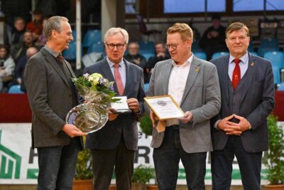 Gustav-Rau-Medaille für Horst von Langermann. Foto: Björn Schroeder (Bild vergrößern)