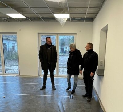 Besuch auf der Baustelle der neuen Rettungs- und Feuerwache in Wildberg (Bild vergrößern)