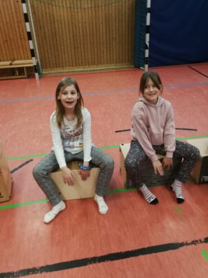 Projekttag mit Matthias Philipzen: Die Kunst des Cajon-Spielens