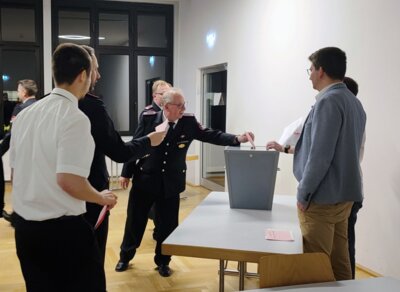 Die Führung der Feuerwehr Obersontheim wird bestätigt (Bild vergr&ouml;&szlig;ern)
