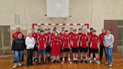 Meldung: Neue Trainingsanzüge für unsere B - und U 18 - Junioren