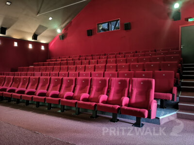 Im großen Kinosaal im Kulturhaus können die Gäste beim Seniorenkino schöne Filme genießen. Foto: Stadt Pritzwalk (Bild vergrößern)
