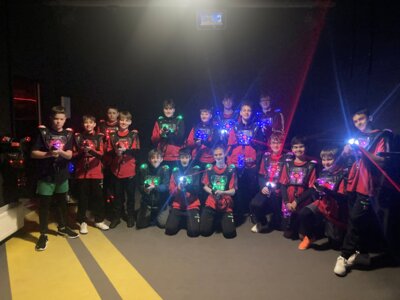 Weihnachtsfeier der C-Junioren 24/25 im Eventwerk Plauen (Bild vergrößern)
